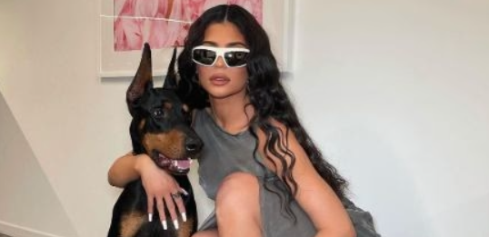 Kylie Jenner wearing Bottega Veneta sunglasses