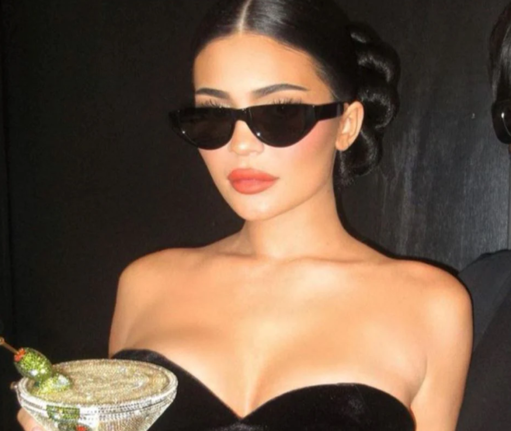 Kylie Jenner wearing Finlay & Co. Florence sunglasses